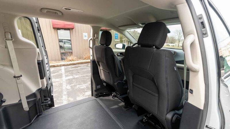 2024 Chrysler Voyager LX