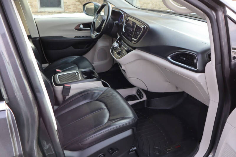 2019 Chrysler Pacifica Touring L Plus