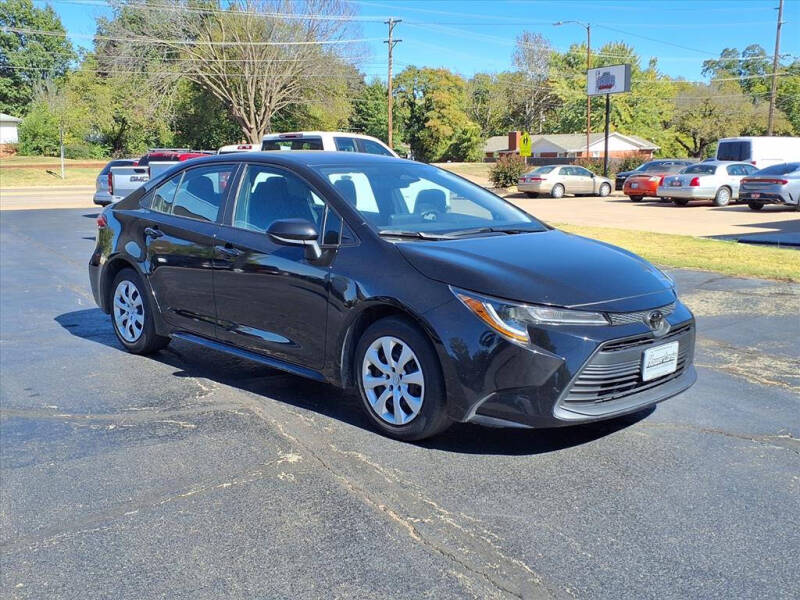 2024 Toyota Corolla LE's photo
