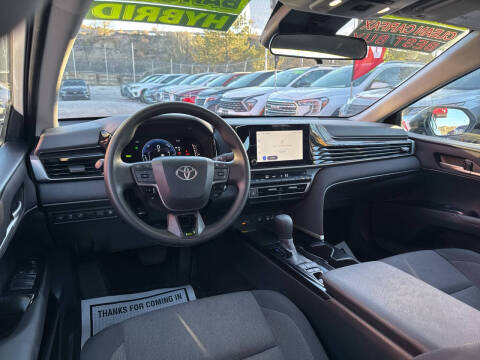 2025 Toyota Camry LE