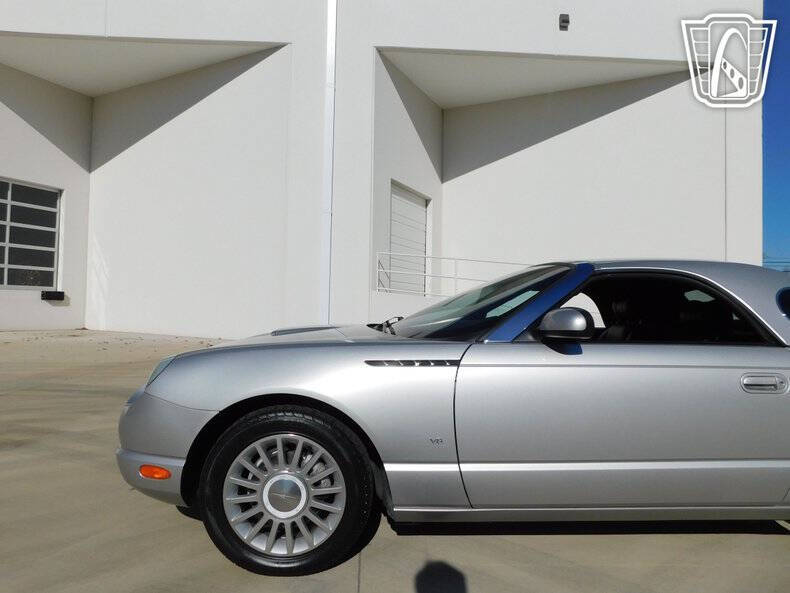 2004 Ford Thunderbird Deluxe