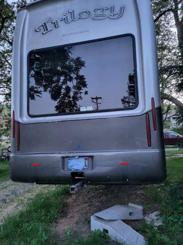 2012 Dynamax Trilogy