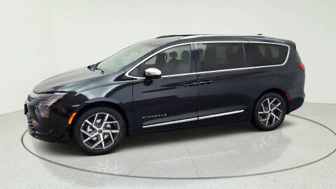 2027 Chrysler Pacifica Pinnacle