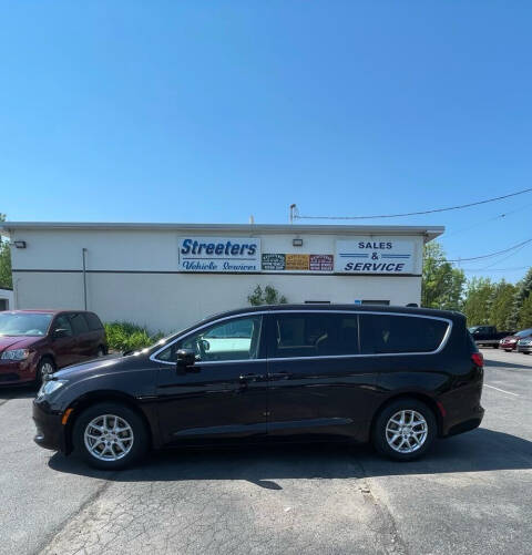 2017 Chrysler Pacifica for sale at Streeters Vehicle Sales in Plattsburgh, NY