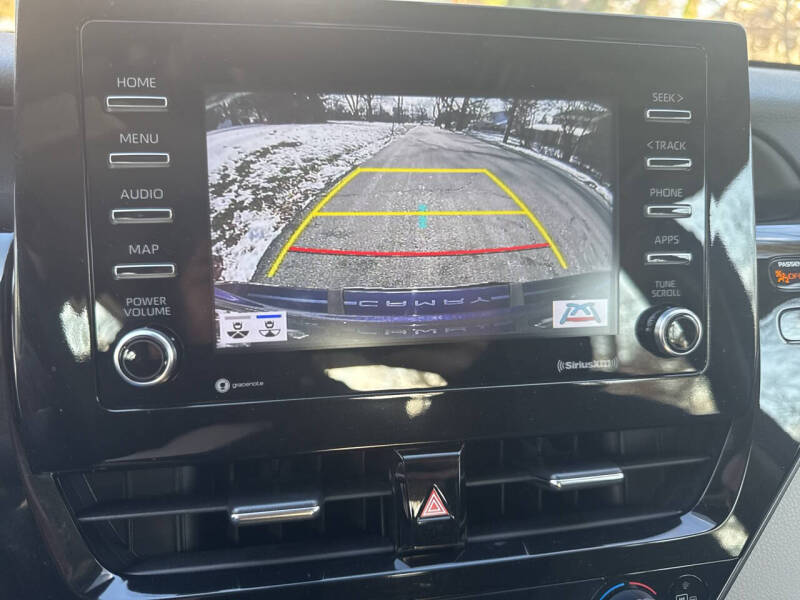 2022 Toyota Camry Hybrid LE