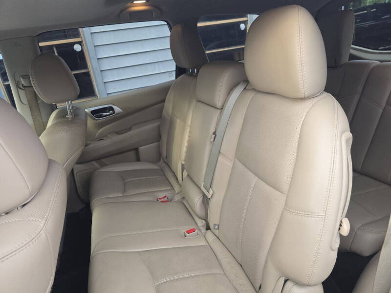 2017 Nissan Pathfinder Platinum