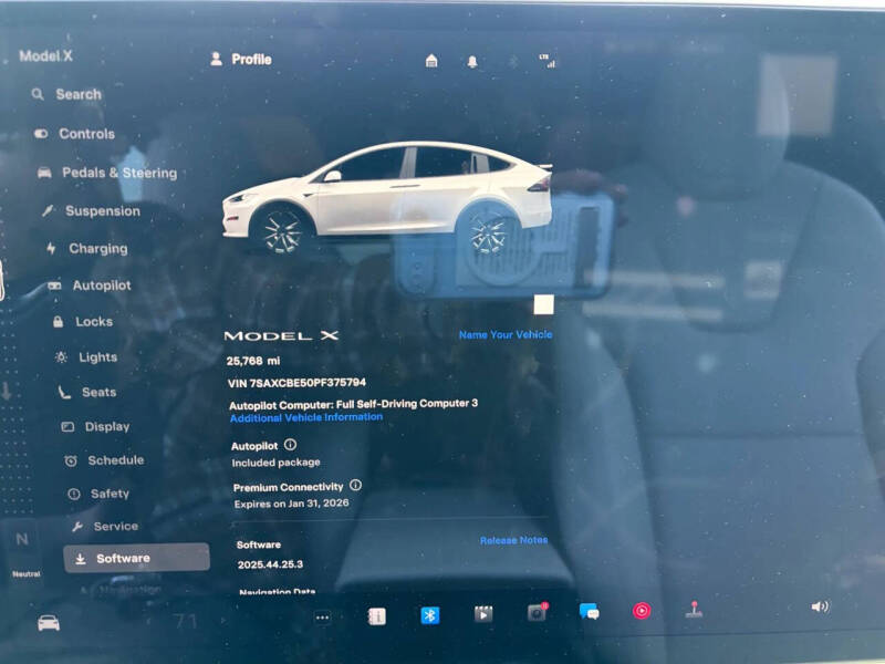 2023 Tesla Model X Standard Range