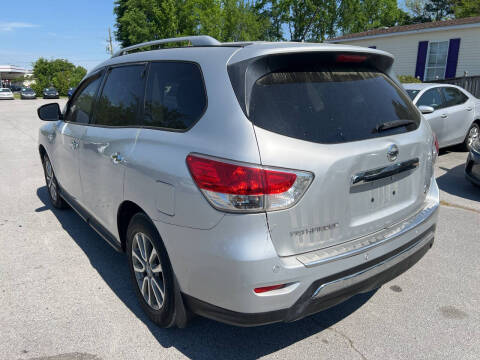 2015 Nissan Pathfinder SV