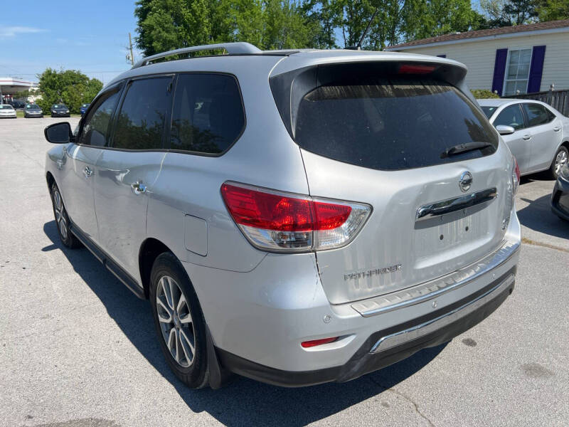 2015 Nissan Pathfinder SV