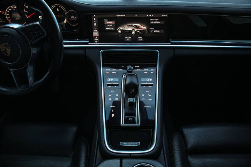 2018 Porsche Panamera