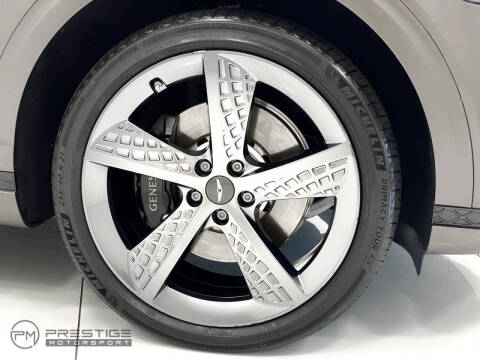 2023 Genesis GV70 2.5T Standard