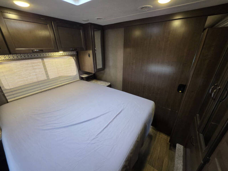 2020 Thor Motor Coach Freedom Elite