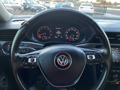 2020 Volkswagen Passat R-Line