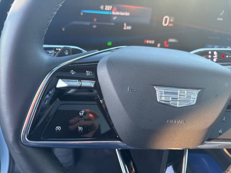 2024 Cadillac LYRIQ Luxury 1