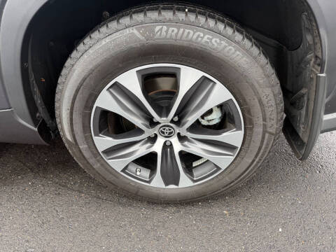 2022 Toyota Highlander Hybrid XLE