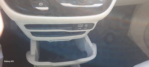 2017 Chrysler Pacifica Touring-L