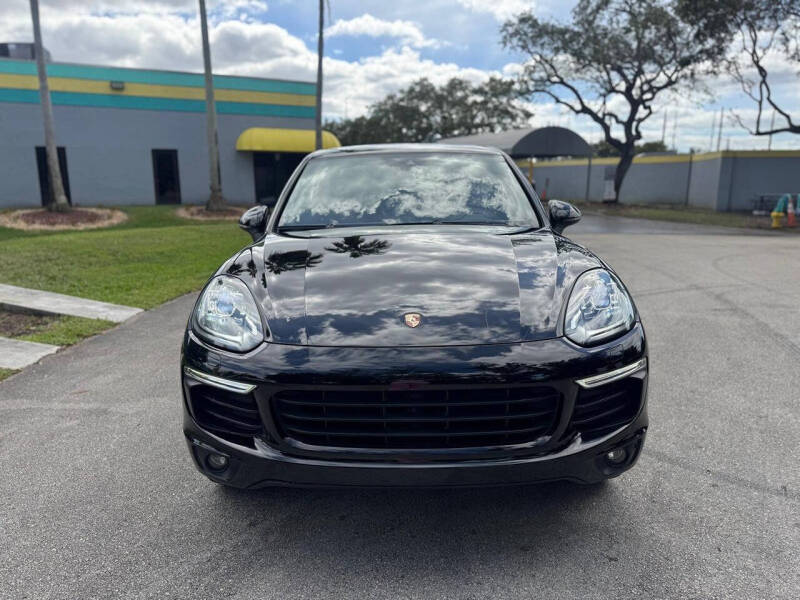 2017 Porsche Cayenne Platinum Edition