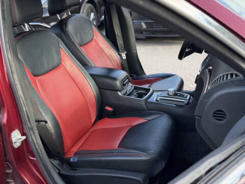 2018 Chrysler 300 Touring