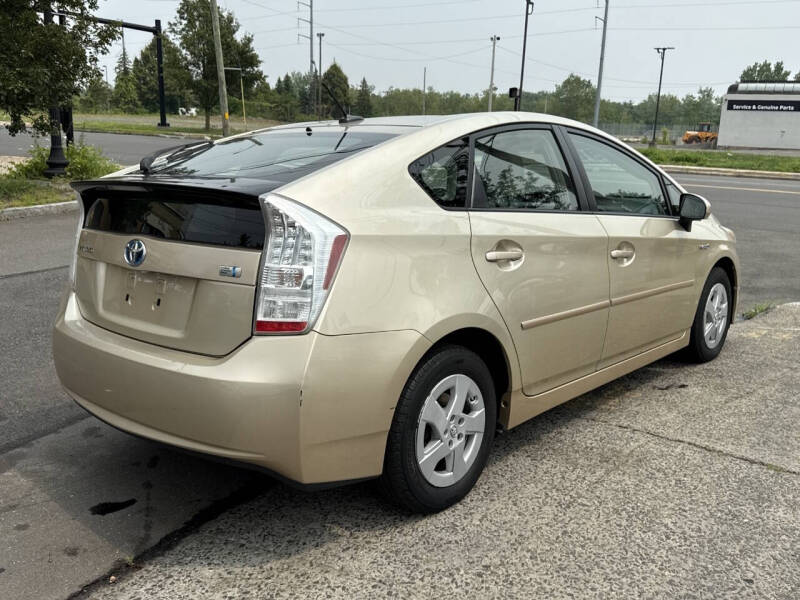 2010 Toyota Prius III