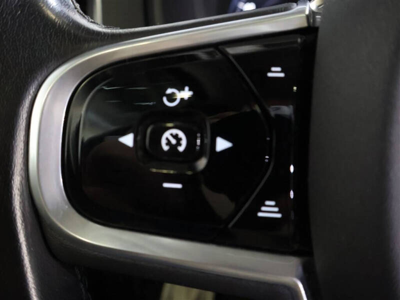 2020 Volvo XC90 T5 Momentum