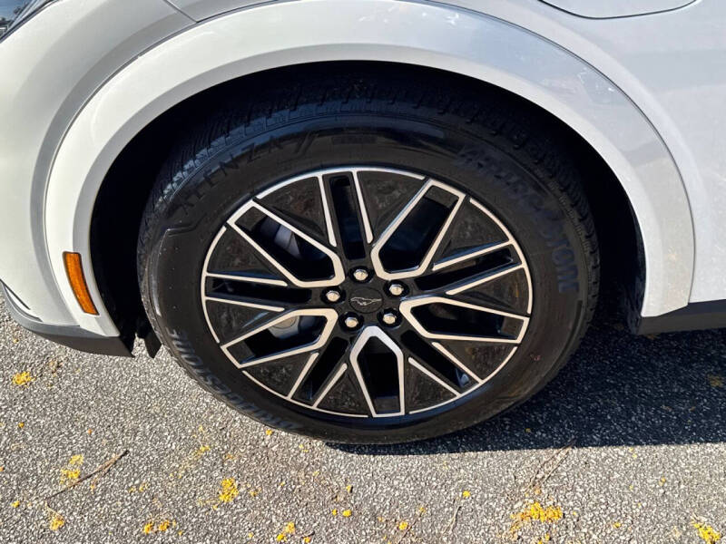 2025 Ford Mustang Mach-E Premium