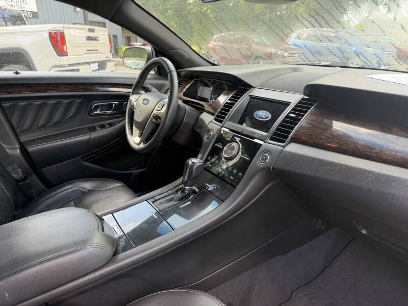 2019 Ford Taurus Limited