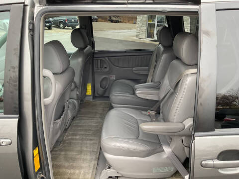2004 Toyota Sienna XLE 7 Passenger