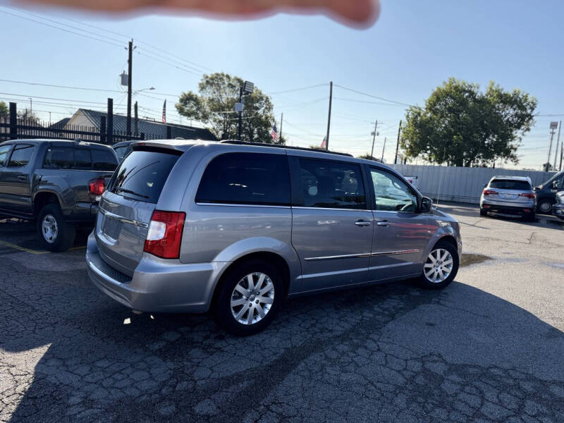 2014 Chrysler Town and Country Touring