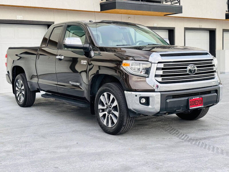 2018 Toyota Tundra Limited's photo