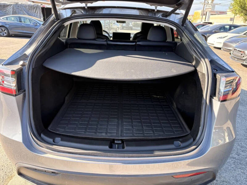 2025 Tesla Model Y Long Range