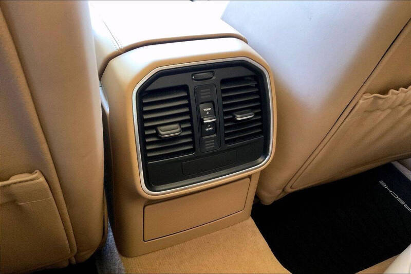 2015 Porsche Macan Turbo