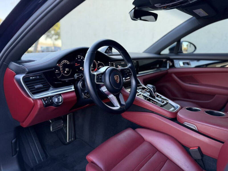 2018 Porsche Panamera 4S