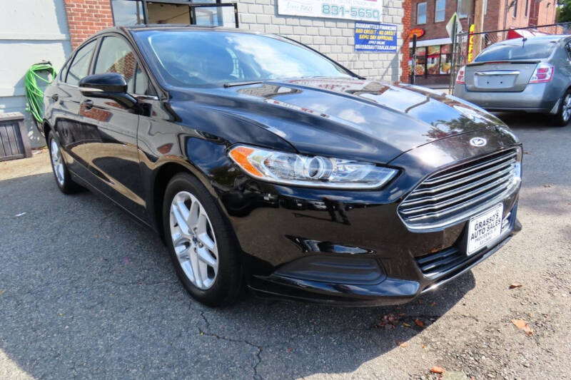 2016 Ford Fusion SE photo 2