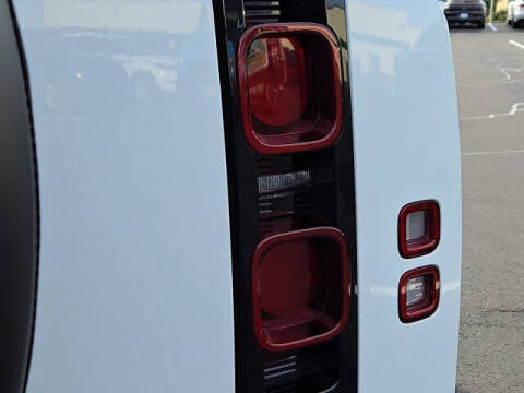 2024 Land Rover Defender 110 P300 S