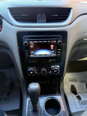 2017 Chevrolet Traverse LT