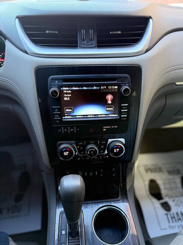 2017 Chevrolet Traverse LT