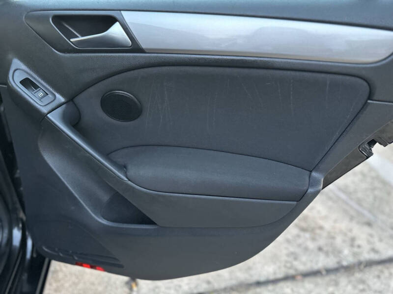 2011 Volkswagen Golf 2.5L