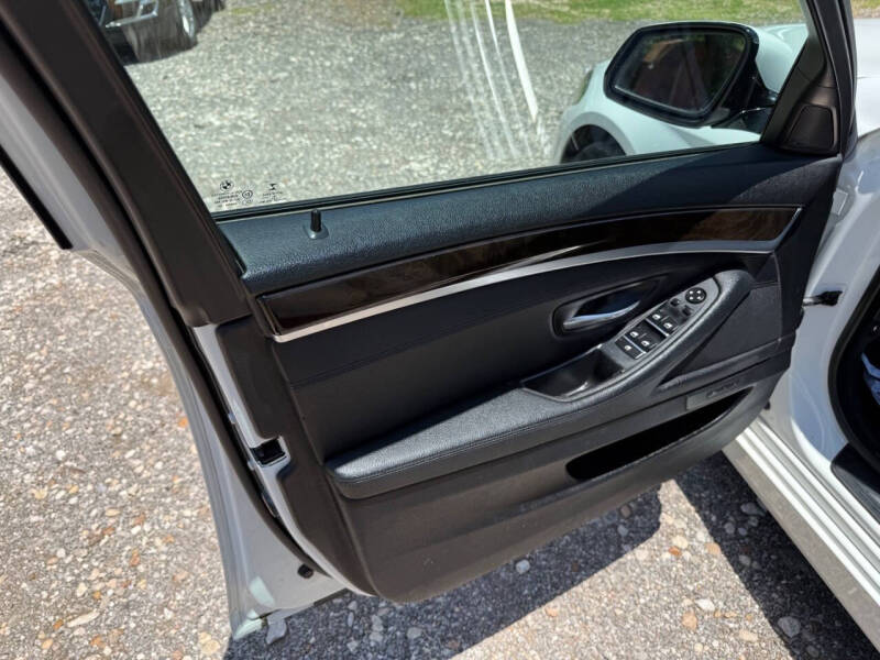 2015 BMW 5 Series 528i