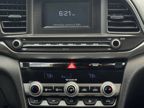 2020 Hyundai Elantra SE