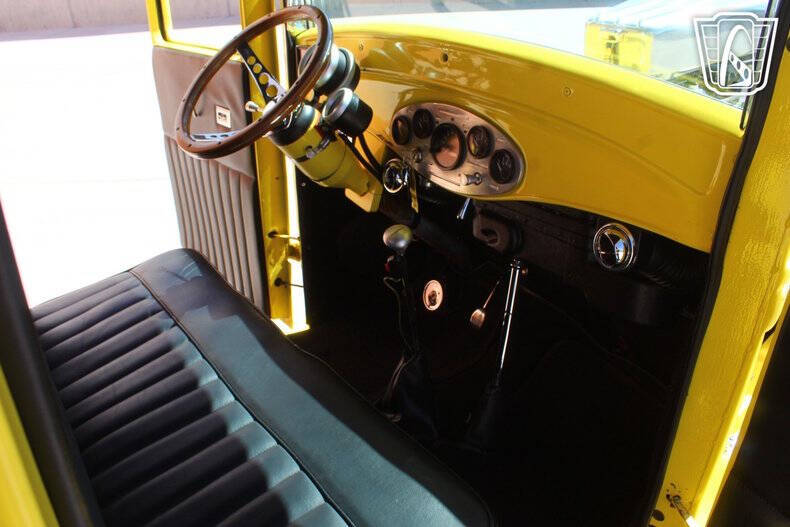 1932 Ford F-100