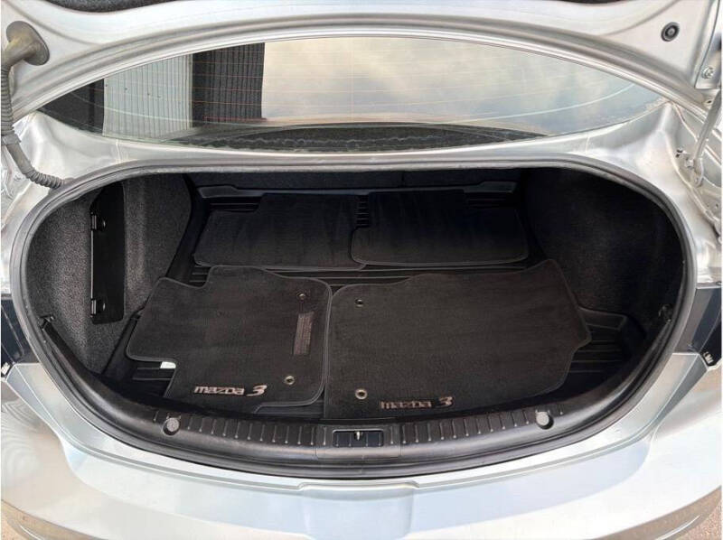 2013 Mazda MAZDA3 i SV