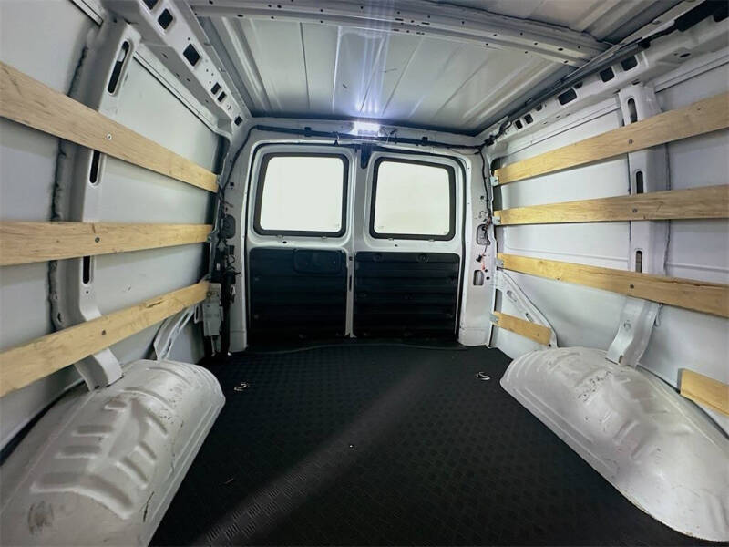 2024 Chevrolet Express 2500