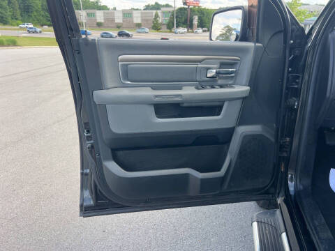 2016 RAM 1500 SLT