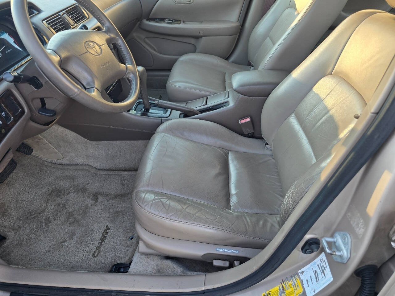 1998 Toyota Camry for sale at QUEENSGATE AUTO SALES in York, PA