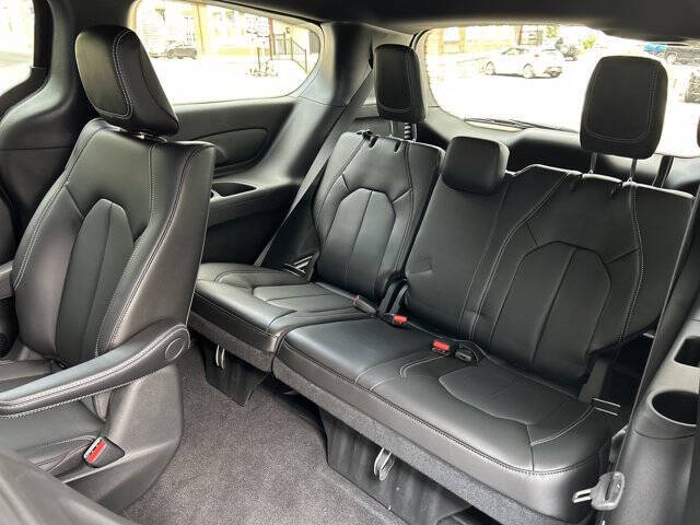 2024 Chrysler Pacifica Plug-In Hybrid