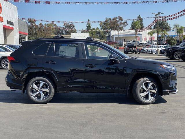 2025 Toyota RAV4 Plug-in Hybrid SE