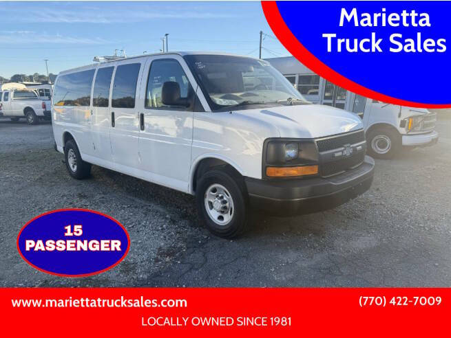 2015 Chevrolet Express Passenger LS's photo