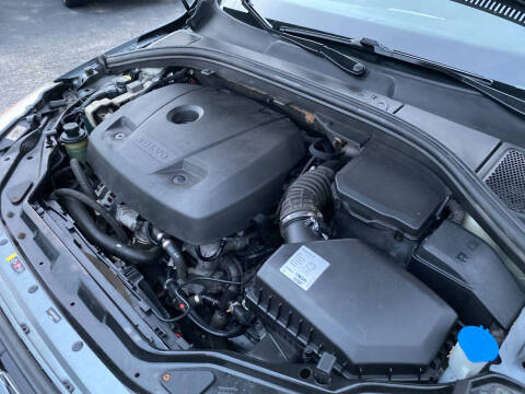 2017 Volvo XC60 T6 R-Design