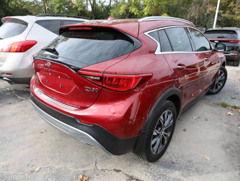 2017 Infiniti QX30 Premium