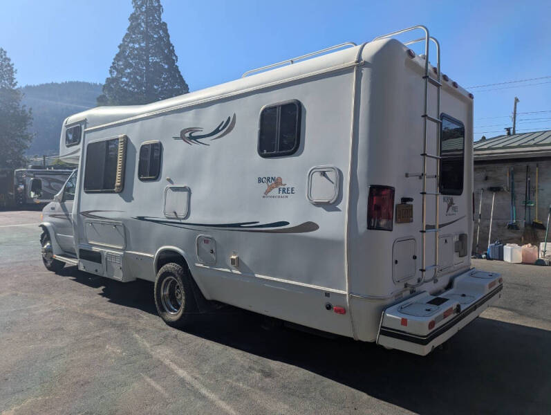 2005 Born Free 26RSB / 26ft